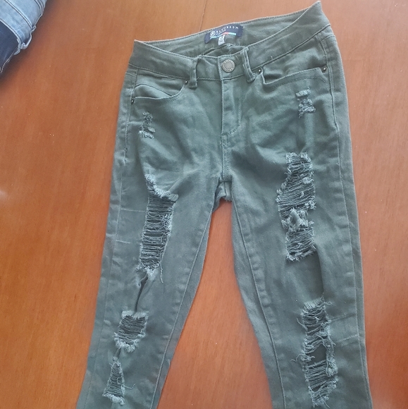 Ripped jeans - Picture 3 of 4